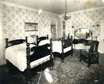 Ray Julius Nye residence master bedroom